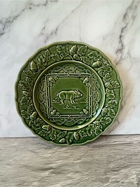 Bordallo Pinheiro 9" Pig Green Lunch Plate Acorn & Leaves Scalloped Border